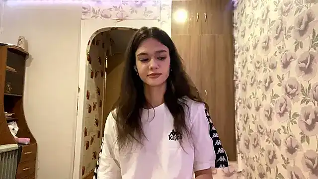Emma_Shy_but_Shine